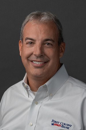 Betancourt Ralph Headshot